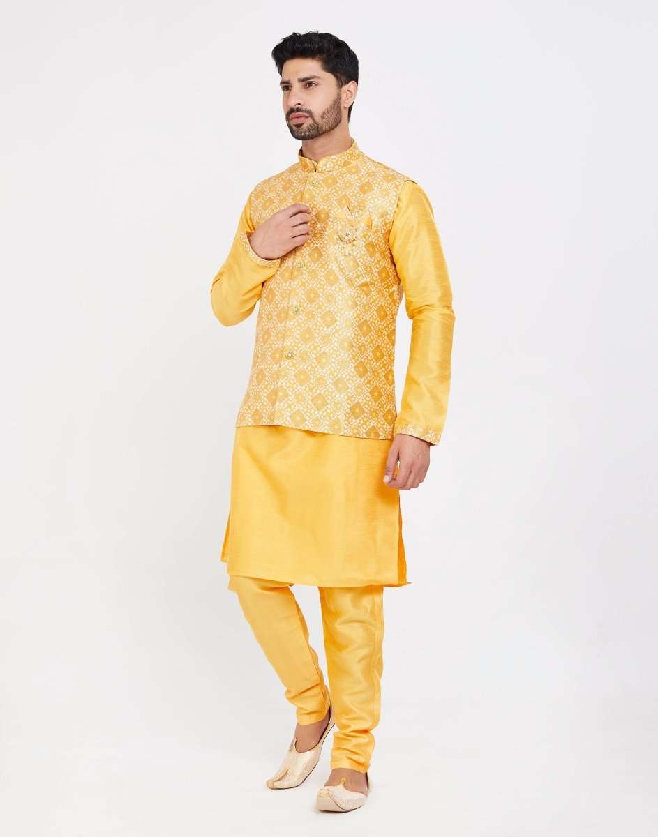 Self Highlighted Design Kurtha Set