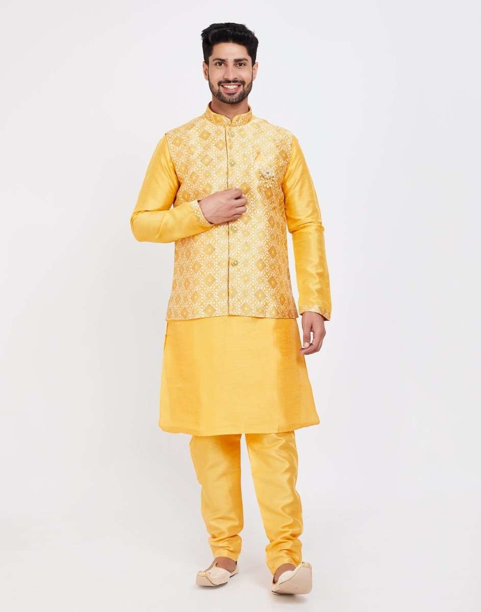 Self Highlighted Design Kurtha Set