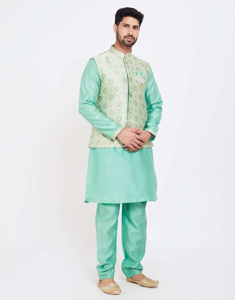 Self Highlighted Design Kurtha Set