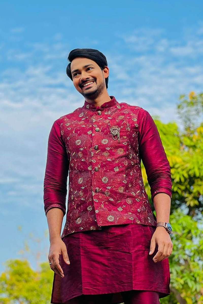 Maroon Rawsilk Thread Work Kurta Jacket Set