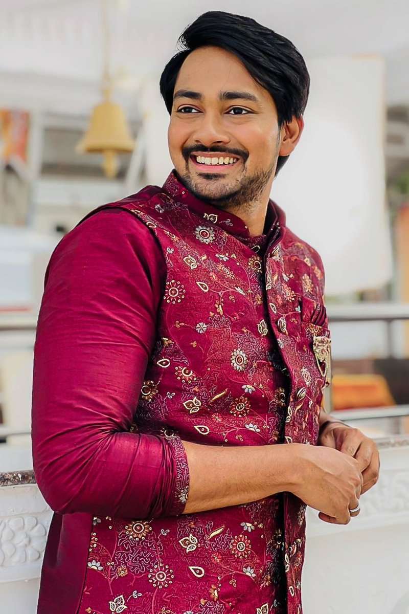 Maroon Rawsilk Thread Work Kurta Jacket Set